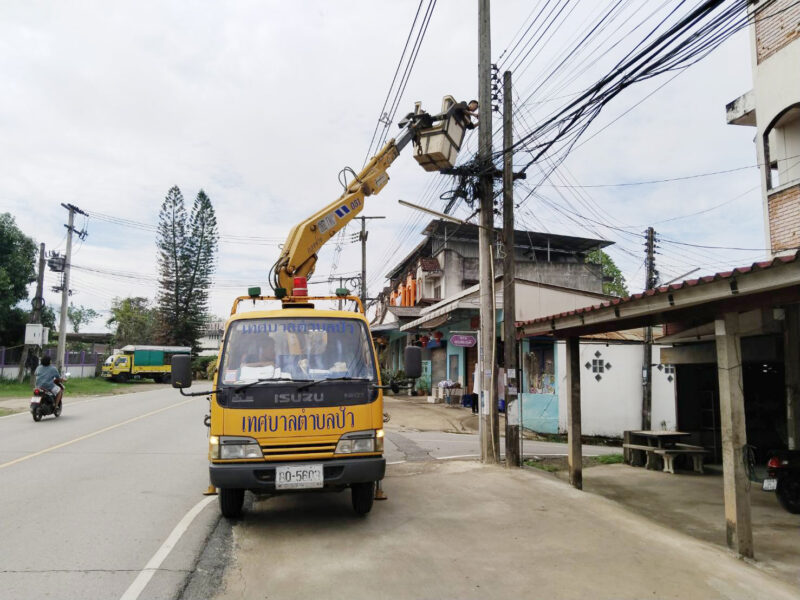 ซ่อมแซมไฟกิ่งในพื้นที่บ้านปรางค์ , บ้านร้อง , บ้านต้นแหลง และบ้านขอน