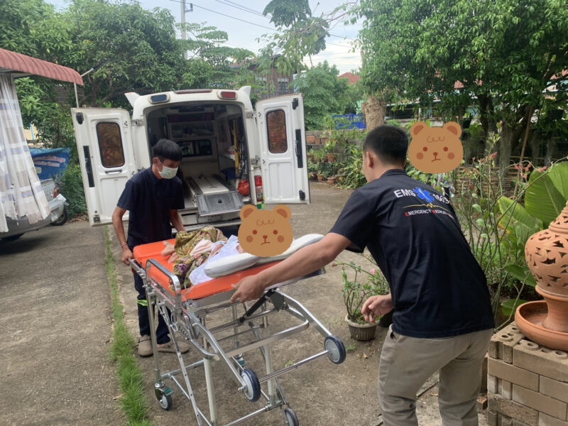 รับผู้ป่วยหญิงสูงอายุติดเตียง อาศัยอยู่บ้านป่าหัด มีอาการไข้และซึม นำส่งไปรักษา ณ โรงพยาบาล